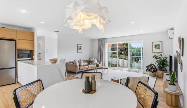 Water views, beautifully renovated. Quiet setting with lovely walks and cafes