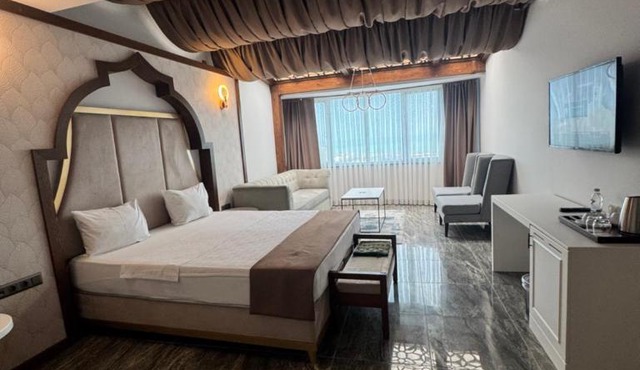Ween Otel