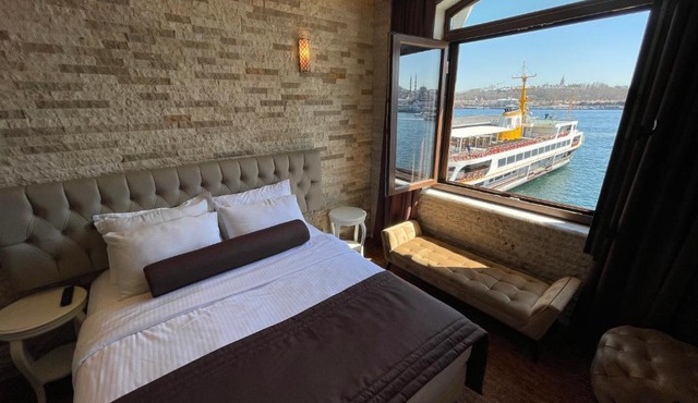 Weingart Seaside Hotel