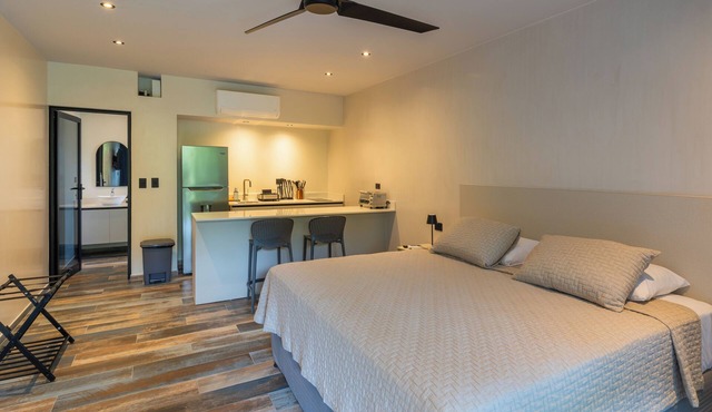 Whisper Sweet 2 Peaceful stay with kitchen, Walk to Playa Guiones South.