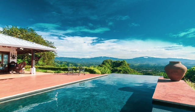 Wondeful Villa Breathtaking Views w/Pool - Vista Atenas Lote 51