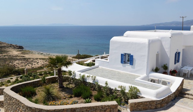 Zephyrus Apartment