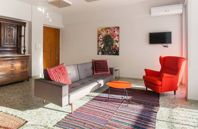 2 apts in 1 building with great views!