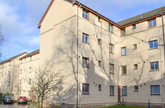 2 bedroom accommodation in Edinburgh