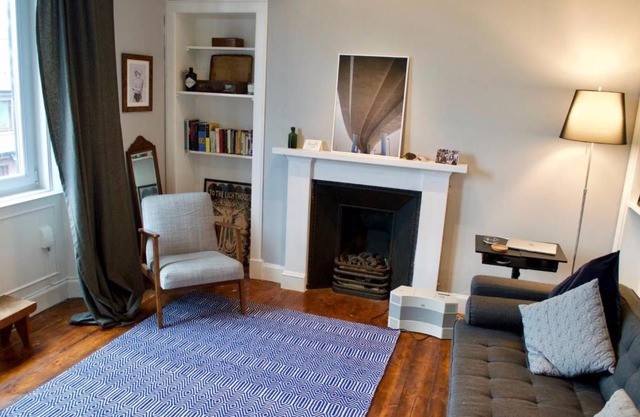 2 Bedroom Apartment near The Shore Sleeps 3