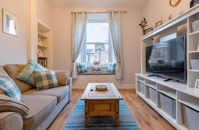 423 Cosy 1 bedroom apartment near Holyrood Park