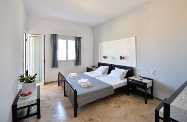 Anna's Double Room 150 meters from the sea