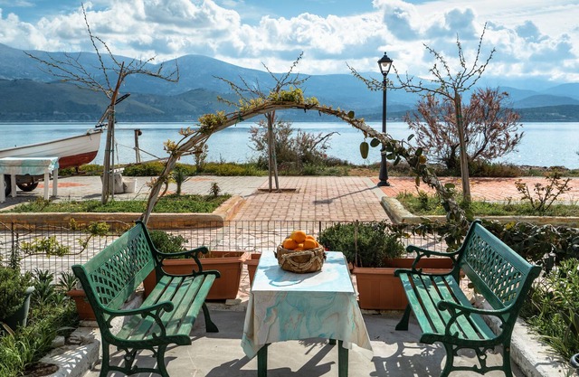 Apartment "Zois 2" with Sea View, Garden & Wi-Fi