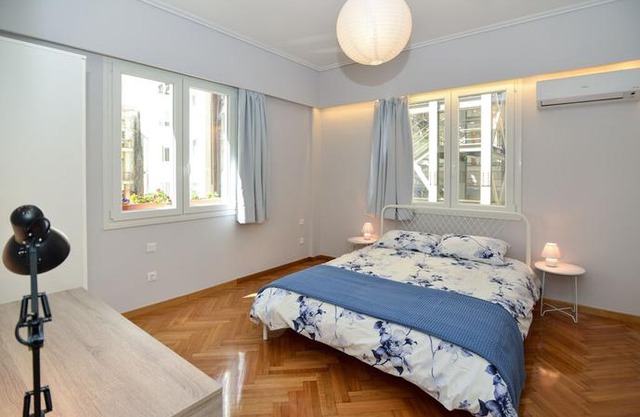 Athens' heart Syntagma metro apartment