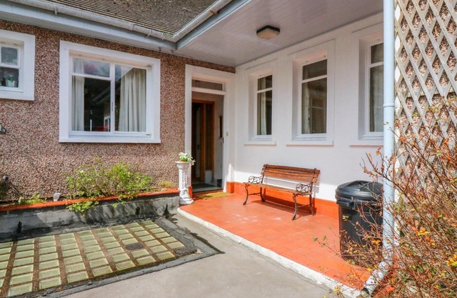 Bay View Apartment