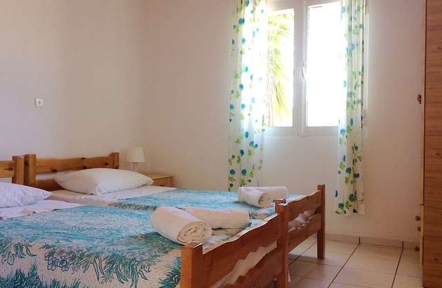 Bungalow Kefalonia: four 2 bedroom bungalows in Spartia on a spacious territory