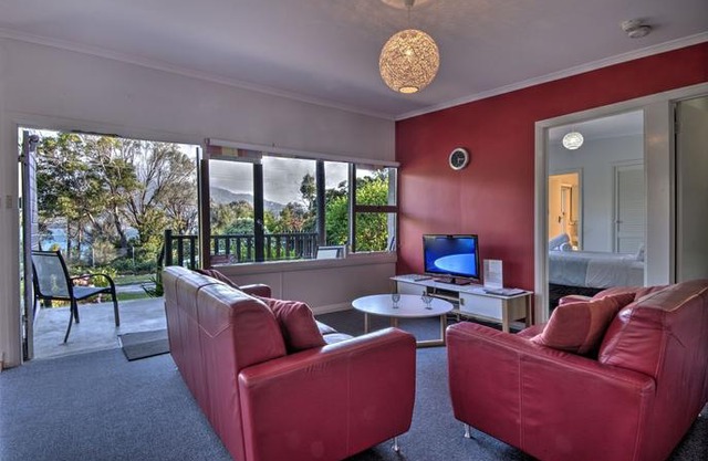 Cove Beach Apartment 1