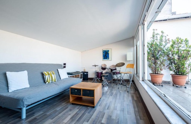 Fascinating Flat near City's Mall with Terrace