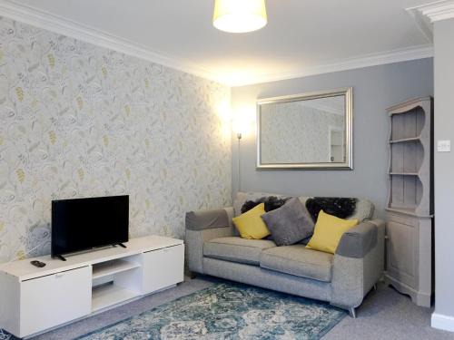 Gorgeous 3 bedroom Dunbar Serviced Apartment