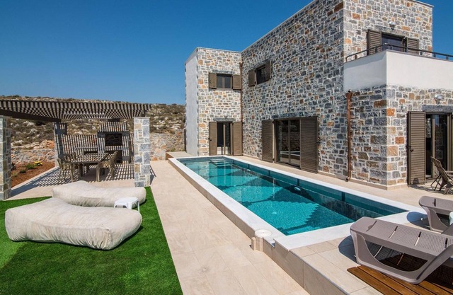 Holiday Elia Persons Bedrooms 