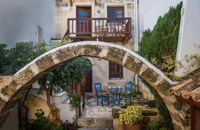 Koutouloufari House by Checkin