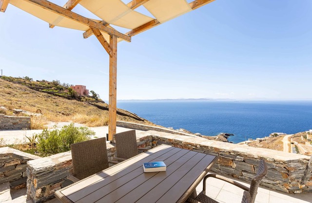 Live in Blue Breeze - Private pool & 180° Seaview