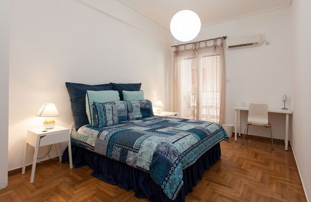 Lovely 2 bedroom apt in Metaxourgio Center