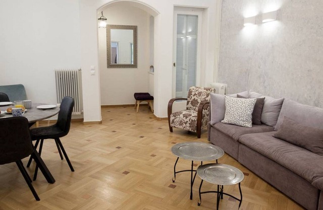 Luxury 3BD Apartment in Kolonaki