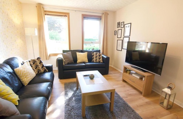 Modern 2 Bedroom Ground Floor Flat