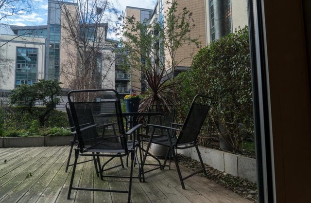 Modern Apt by The Shore ♥ Newhaven