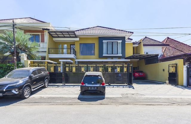 RedDoorz Syariah Near Marvell City Mall 2
