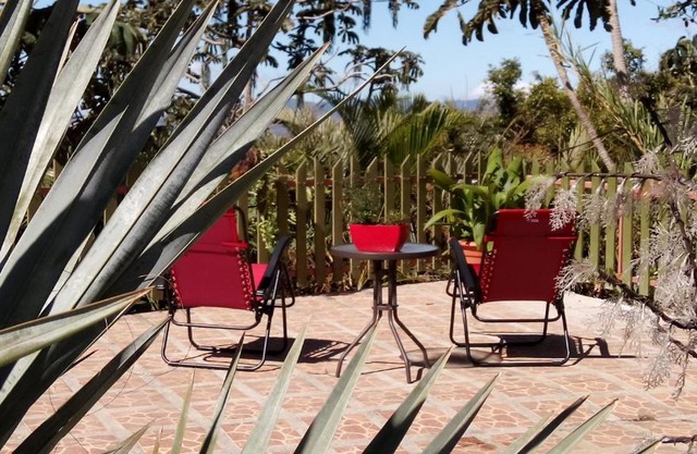 Room in BB - Top of the Mountain, new American owned Gated apart- hotel Bnb modern facility