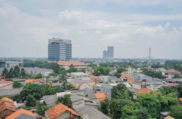 Spacious and Compact Studio Room at Bintaro Icon Apartment