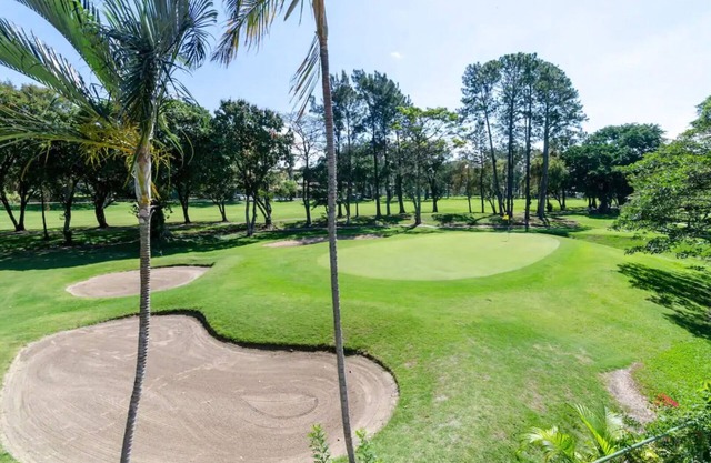 Spectacular Golf course views. Gated. Quiet. 15 min to SJO Airport