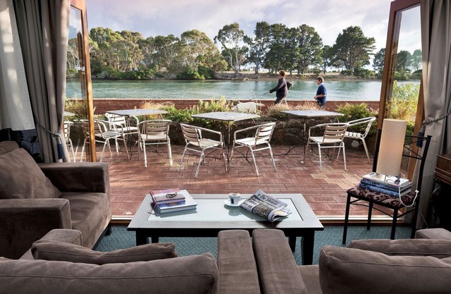 The Waterfront Wynyard - A wonderful Motel by the River Pet Friendly