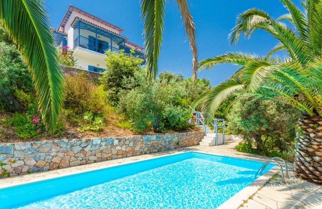 Villa Ourania: Large Private Pool, Sea Views, A/C, WiFi