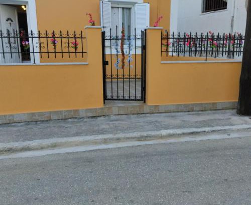 Lixouri House | ΜΟΝΟΚΑΤΟΙΚΙΑ ΑΝΕΞΑΡΤΗΤΗ ΣΕ ΚΕΝΤΡΙΚΟ ΔΡΟΜΟ