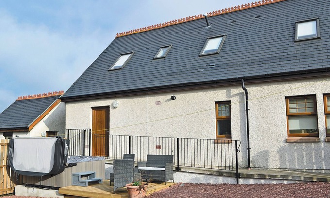 Bathgate Cottage | 1 bedroom accommodation in Blackridge, near Edinburgh