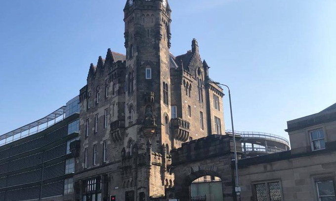 Glasgow Apartment | 100 m² Apartment ∙ 2 bedrooms ∙ 4 guests