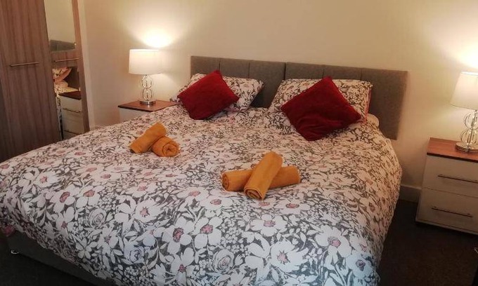 Lochgelly Apartment | 100 m² Apartment ∙ 3 bedrooms ∙ 7 guests
