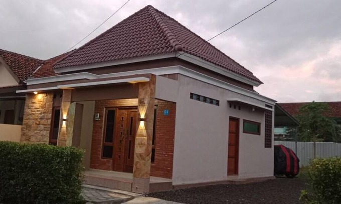 Sleman House | 100 m² House ∙ 2 bedrooms ∙ 6 guests