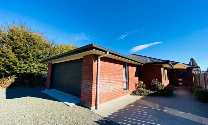 Lake Tekapo House | 100 m² House ∙ 3 bedrooms ∙ 7 guests