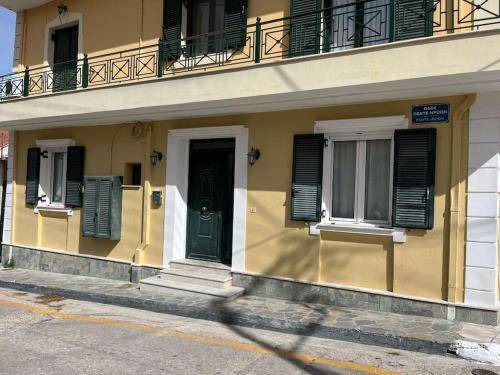 Lixouri Apartment | 104 m² Apartment ∙ 3 bedrooms ∙ 6 guests