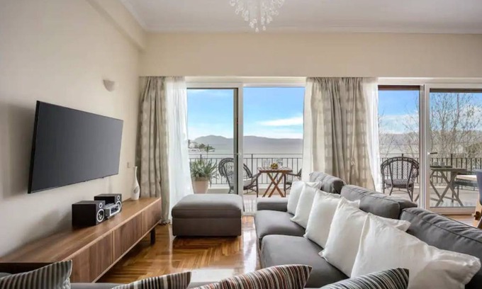 Chalcis Apartment | 105 m² Apartment ∙ 2 bedrooms ∙ 5 guests
