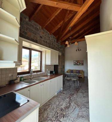 Stoupa Apartment | 105 m² Apartment ∙ 3 bedrooms ∙ 5 guests
