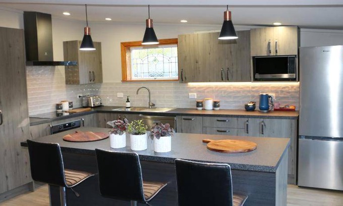 Burkes Pass House | 105 m² House ∙ 4 bedrooms ∙ 8 guests