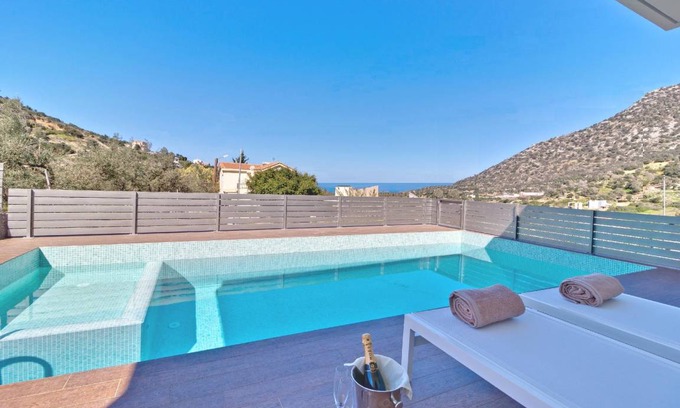 Vlichada House | 120 m² House ∙ 3 bedrooms ∙ 7 guests