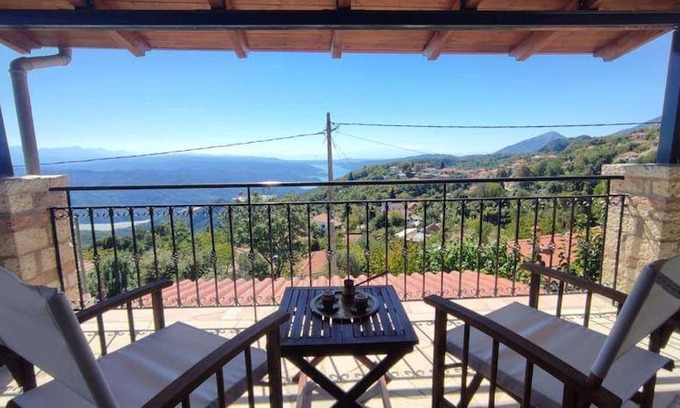 Arta House | 120 m² House ∙ 3 bedrooms ∙ 6 guests