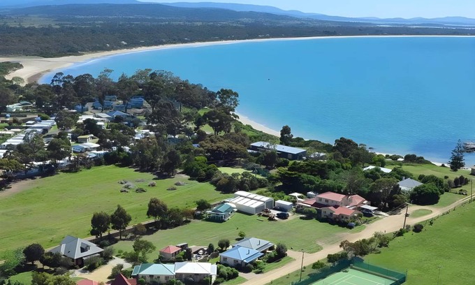 Swansea Resort | 120 m² Resort ∙ 3 bedrooms ∙ 127 guests
