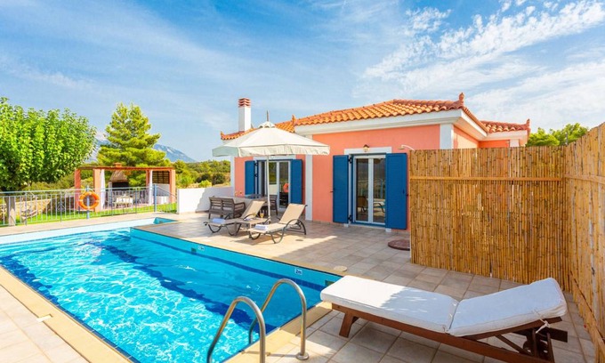 Lakithra Villa | 120 m² Villa ∙ 2 bedrooms ∙ 5 guests