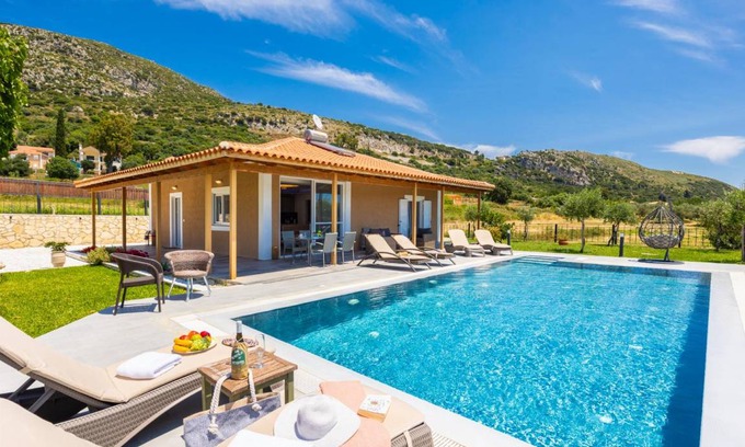 Thiramonas Villa | 120 m² Villa ∙ 2 bedrooms ∙ 4 guests