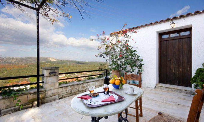 Makhairoi House | 130 m² House ∙ 2 bedrooms ∙ 6 guests