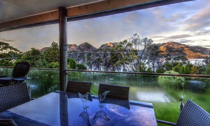 Coles Bay House | 130 m² House ∙ 2 bedrooms ∙ 5 guests