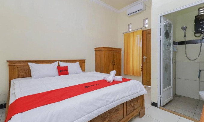 Pasuruan Hotel | 14 m² Hotel ∙ 2 guests
