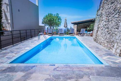 Roussospiti Apartment | 140 m² Apartment ∙ 4 bedrooms ∙ 10 guests